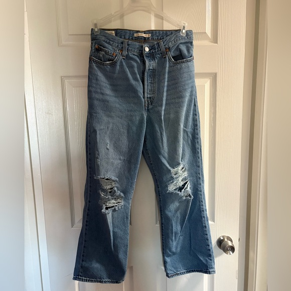 Levi's Ribcage Straight Distressed Jeans - Picture 1 of 6
